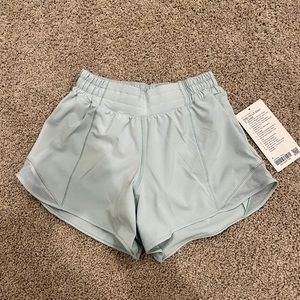 Lululemon Hotty Hot Shorts 4” - Size 4